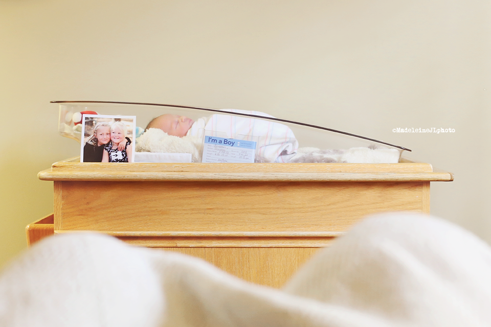 How to take gorgeous newborn pictures in the hospital. Madeleine JL photography How to take gorgeous newborn pictures in the hospital. Madeleine JL photography